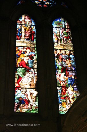 photo visite de Arezzo Le Duomo San Donato vitraux de Guillaume de Marcillac