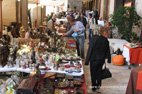 photo de la ville de Arezzo la brocante sur la piazza grande