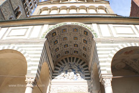 Visite de Pistoia cathédrale di San Zeno  le porche