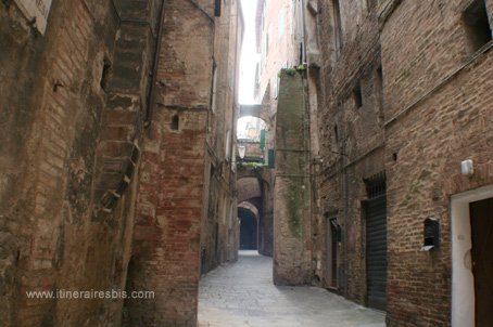 Visite de la ville de Sienne ruelle