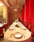 Visite du Château Falleti à Barolo étage noble la table