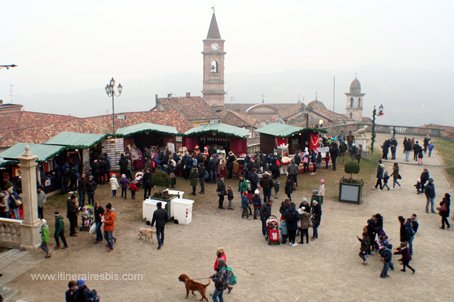Visite du marché de Noël de Govone les chalets de noël