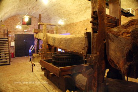 Visite du Château Grinzane Cavour presse à raisin