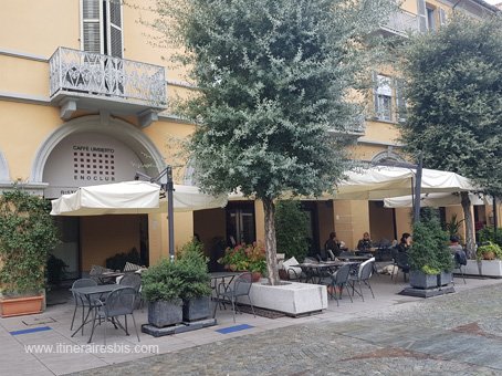 Caffé Umberto, Enoclub à Alba la salle voutée